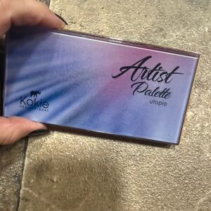 Kara Beauty Artist Palette Utopia Eyeshadow